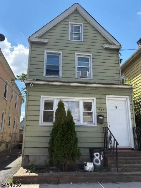 834 Rebecca Pl, Elizabeth City, NJ 07201