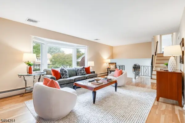 49 Country Club Ln, Springfield Twp., NJ 07081