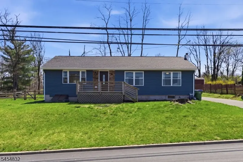 314 Greenwich St, Stewartsville, NJ 08886 - #2