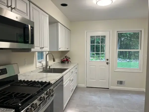 150 Saddleback Ct, Sparta Twp., NJ 07871