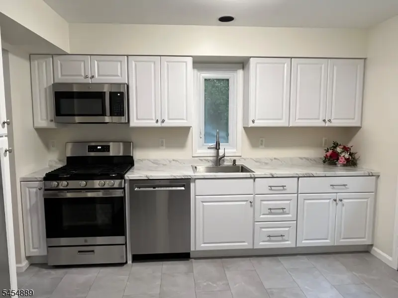 150 Saddleback Ct, Lake Mohawk, NJ 07871 - #3