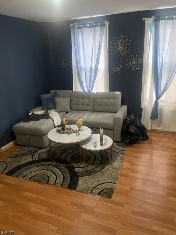 40 Arlington Ave, Newark City, NJ 07104