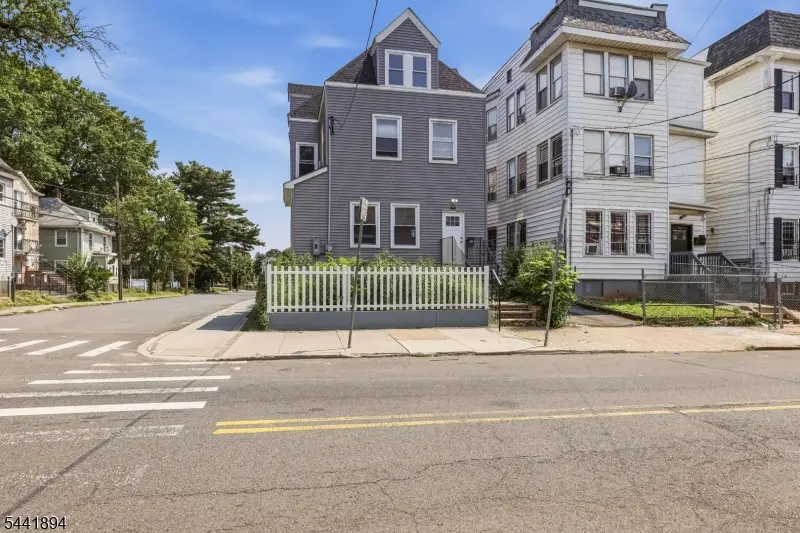 44 Fabyan Pl, Newark, NJ 07108 - #2