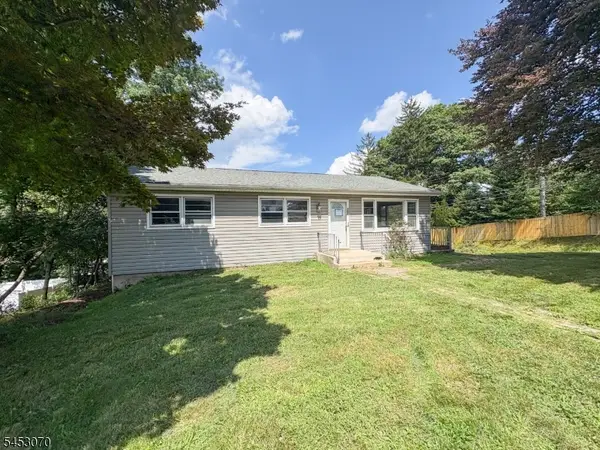 101 Winding Hill Rd, Hopatcong Boro, NJ 07843