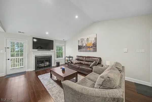 3 Juniper Ct #125, Clifton City, NJ 07014