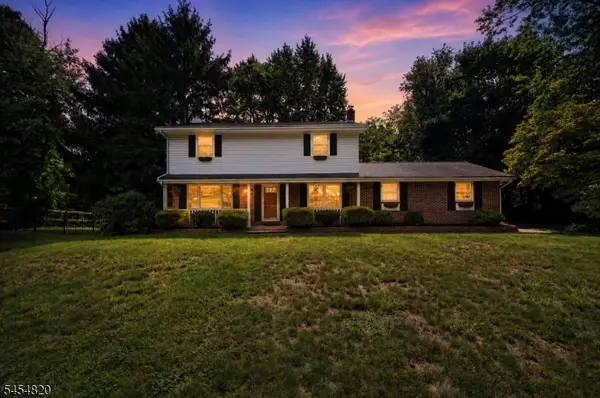 17 Wayside Ln, Clinton Twp., NJ 08833