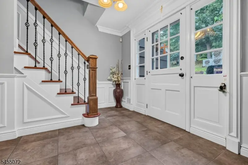 57 Longview Dr, Green Brook, NJ 08812 - #3