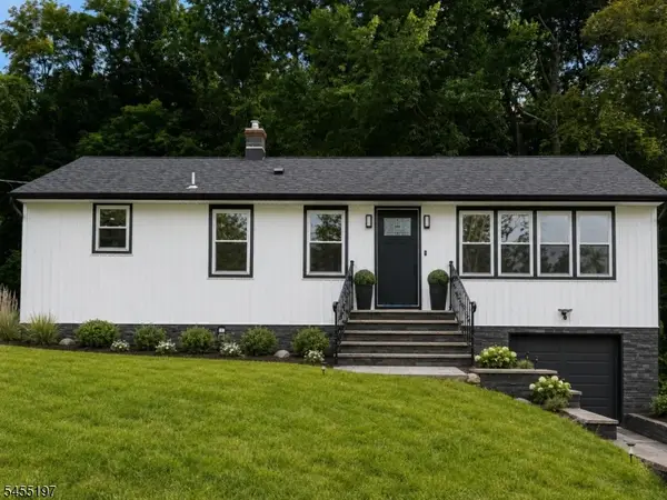 20 Manito Ave, Oakland Boro, NJ 07436