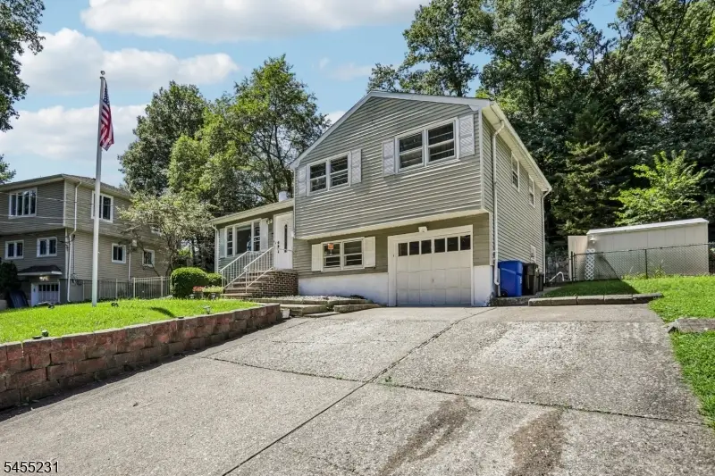 89 Knolls Rd, Bloomingdale, NJ 07403 - #2