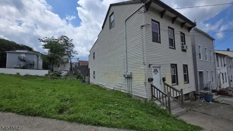 122 Spruce St, Paterson, NJ 07501 - #2