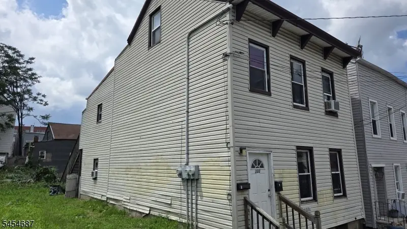 122 Spruce St, Paterson, NJ 07501 - #3