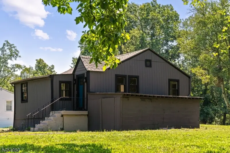 107 Oak Grove Rd, Raritan, NJ 08822 - #1