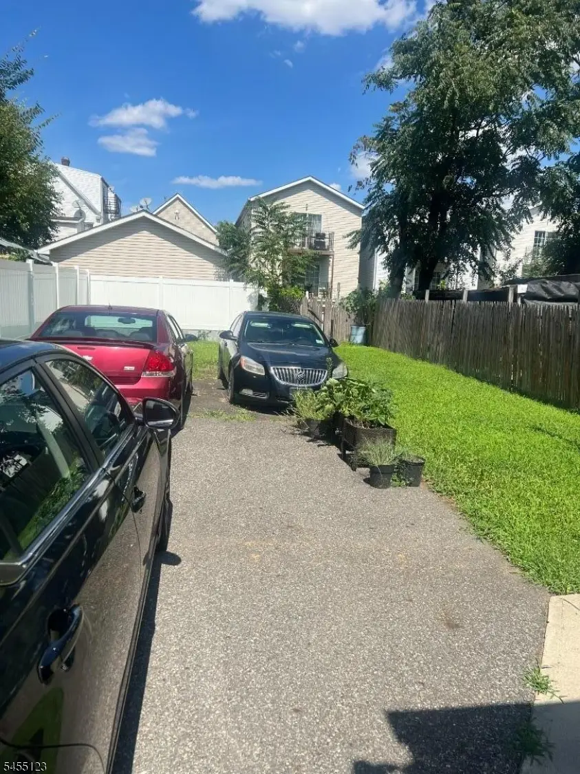 1013 Laura St #1, Elizabeth, NJ 07201 - #3