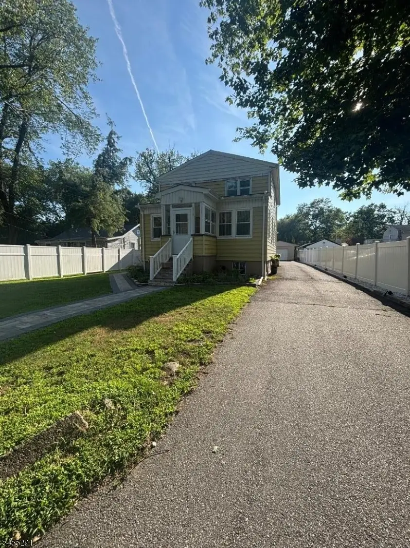 33 Harmon St, Lincoln Park, NJ 07035 - #1
