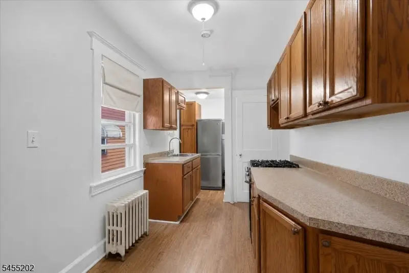 7 Laurel Pl, East Rutherford, NJ 07073 - #3