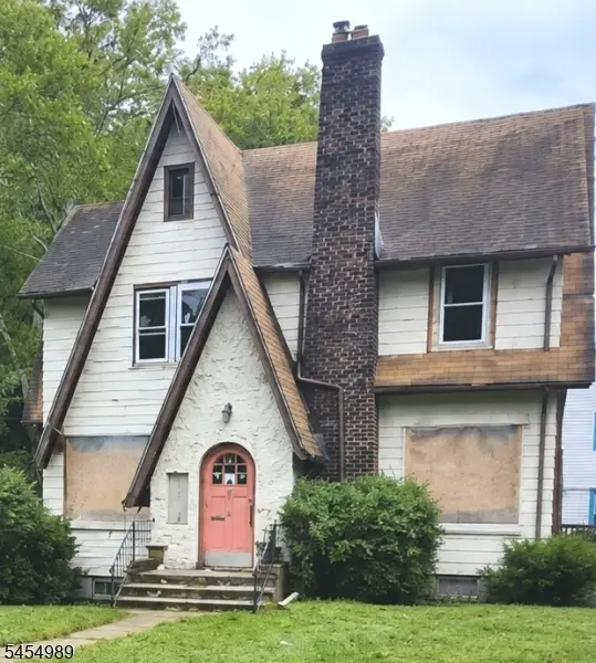 52 Hillside Ave, West Orange Twp., NJ 07052