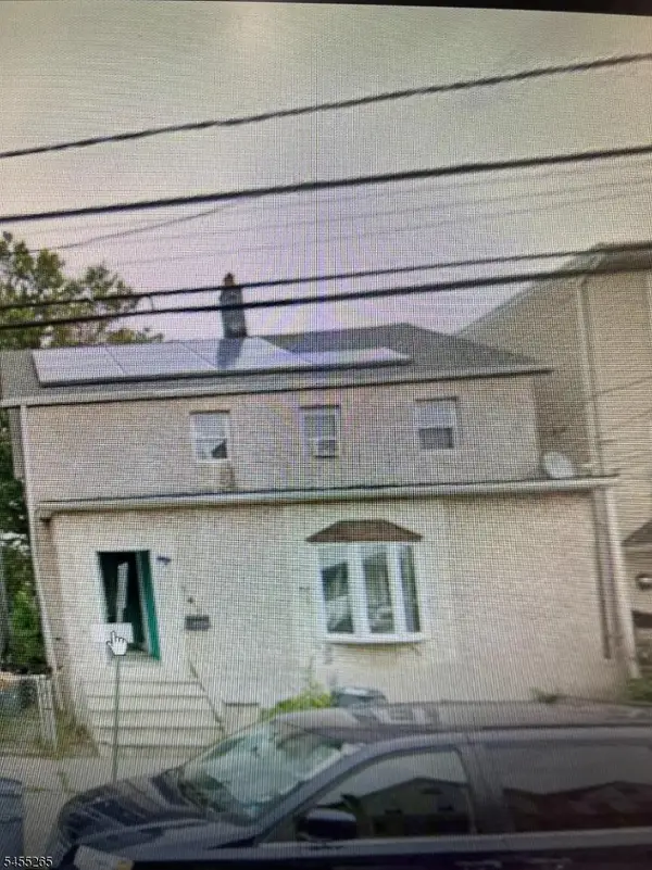 147 Court St #2, Elizabeth City, NJ 07206