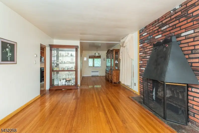 385 E 41st St, Paterson, NJ 07504 - #3