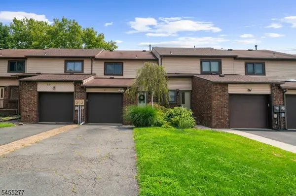 35 Chelsea Cir, Raritan Twp., NJ 08822