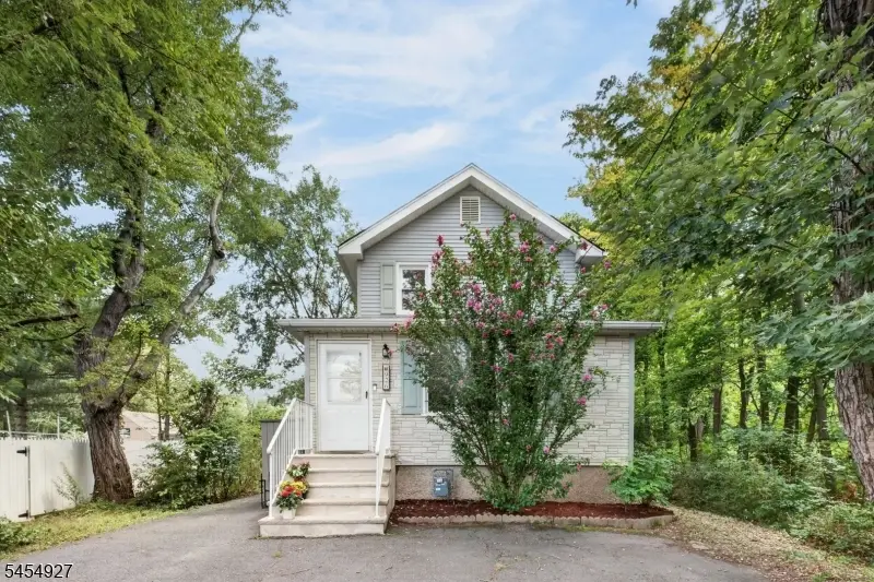 926 N Washington Ave, Dunellen, NJ 08812 - #2