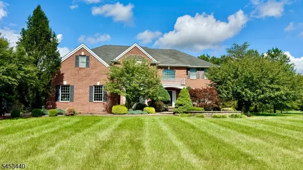12 Daisy Ct, Montgomery Twp., NJ 08558