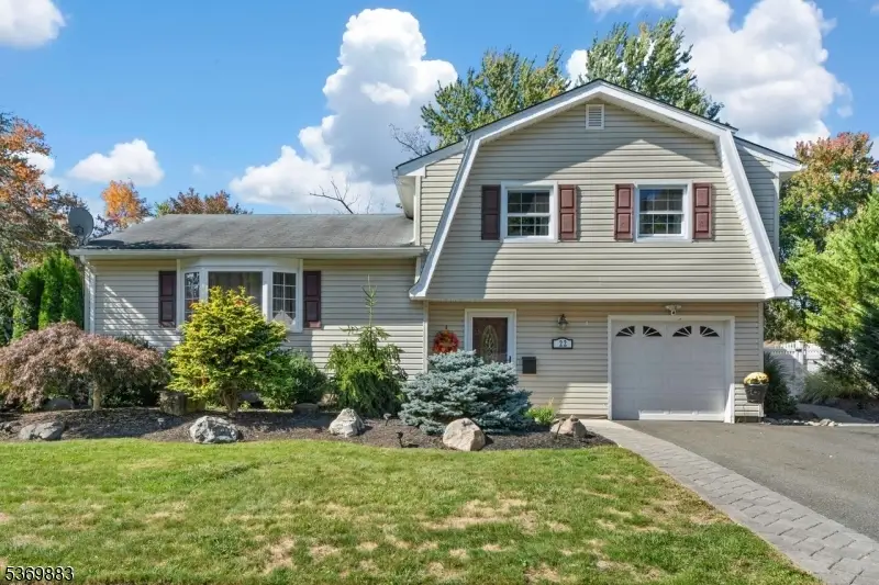 22 Rhonda Pl, Wanaque, NJ 07465 - #1