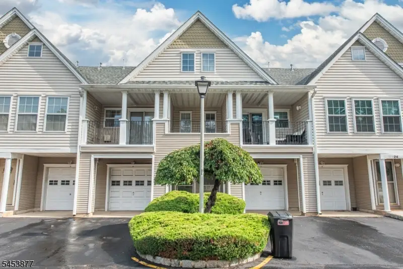 20 Collura Ln, Clifton, NJ 07012 - #2