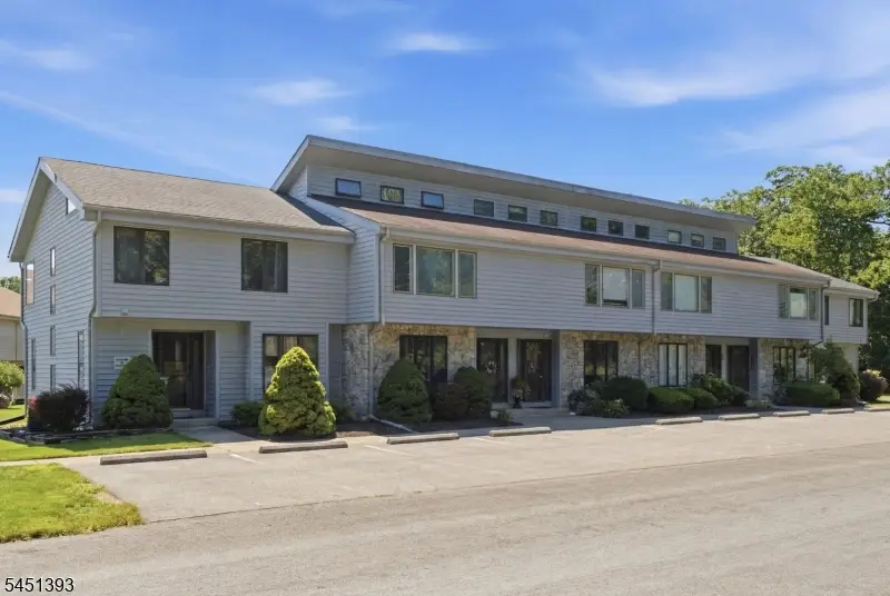 235 Cherokee Rd, Andover, NJ 07848 - #3