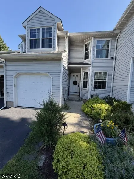 4 Delaware Ln, Branchburg Twp., NJ 08876