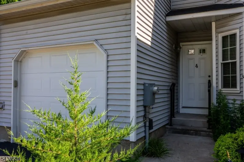 4 Delaware Ln, Branchburg, NJ 08876 - #3