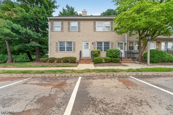 52 Adams Ct, Raritan Twp., NJ 08822