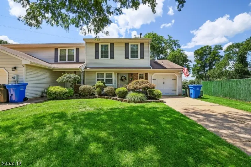 79 Staghorn Dr, Matawan, NJ 08857 - #1