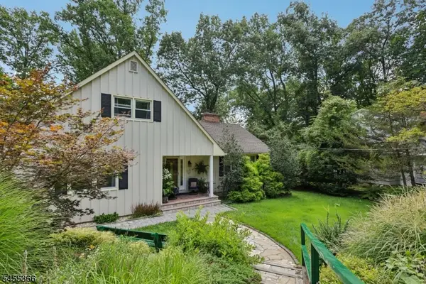34 Forest Dr, Watchung Boro, NJ 07069