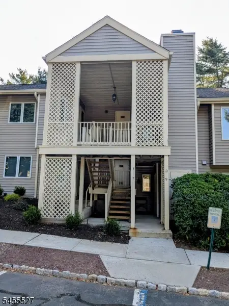 8 Augusta Dr, Clinton Twp., NJ 08801