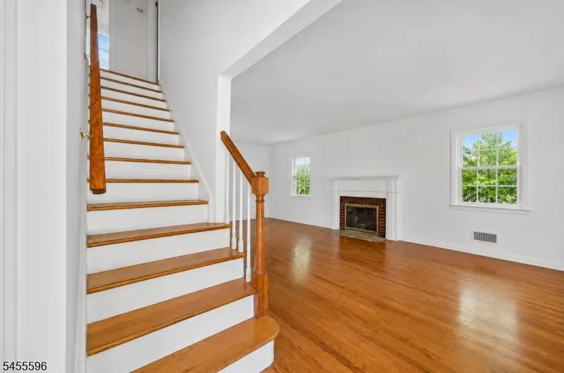 18 Mountainside Dr, Packanack Lake, NJ 07470 - #2