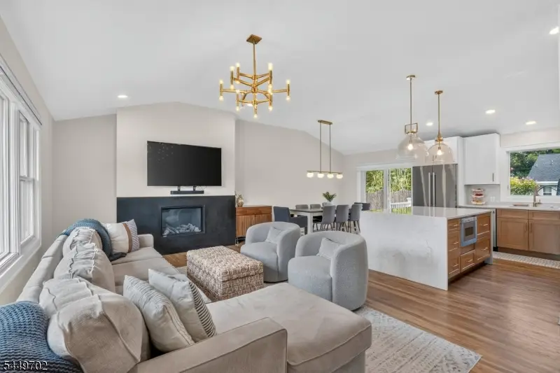 47 Lewis St, Cranford, NJ 07016 - #1
