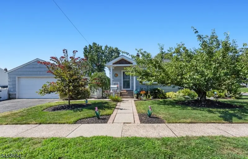 5 Corsi Rd, Bloomfield, NJ 07003 - #1