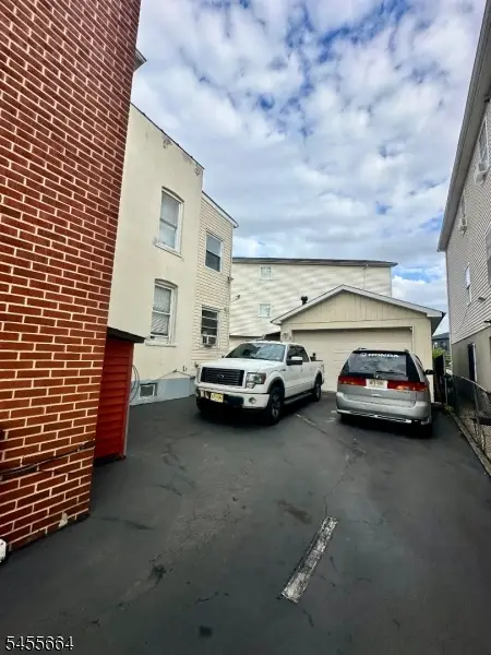 591 Meadow St #2, Elizabeth, NJ 07201 - #3