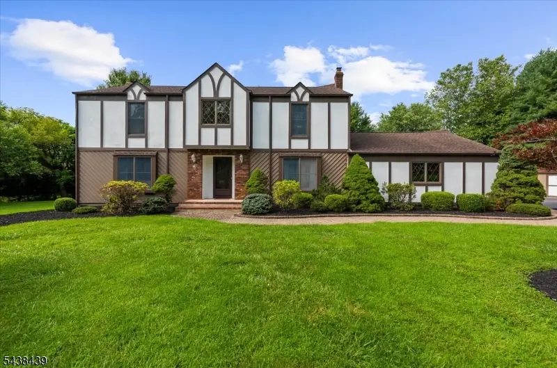 7 Devore Rd, Readington, NJ 08822 - #1