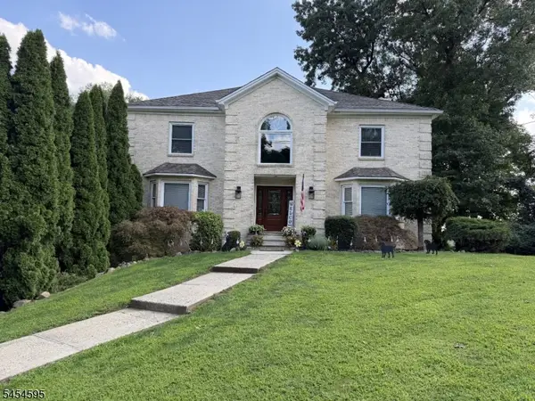 17 Rosenbrook Dr, Lincoln Park Boro, NJ 07035