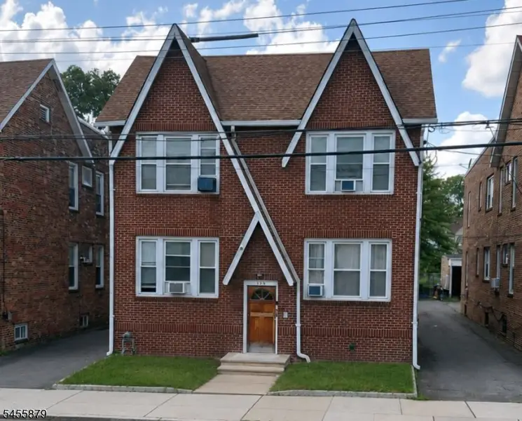 435 Kerrigan Blvd, Newark, NJ 07040 - #1
