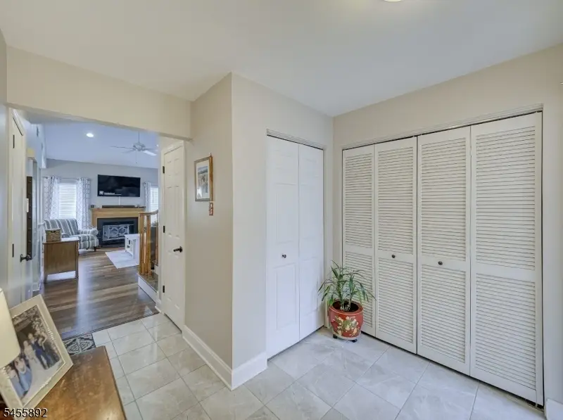 1102 Fox Hill Pl, Holland, NJ 08848 - #2