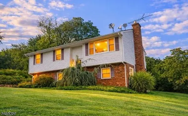 12 Studer Rd, Clinton Twp., NJ 08809