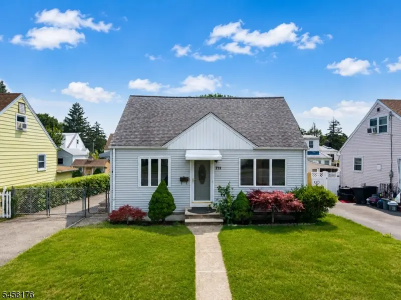711 Bloomfield Ave, Clifton, NJ 07012 - #1