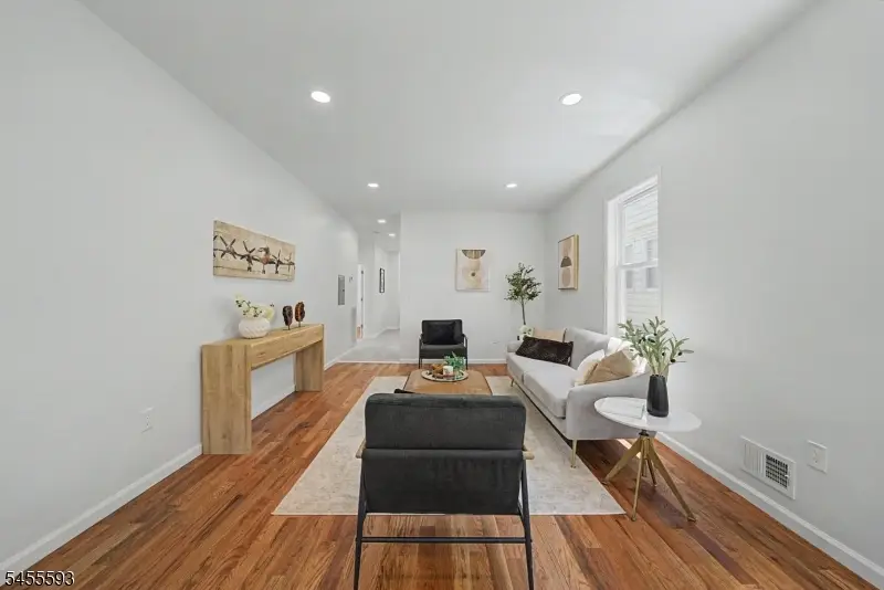 35 Wheeler St, Montclair, NJ 07042 - #3