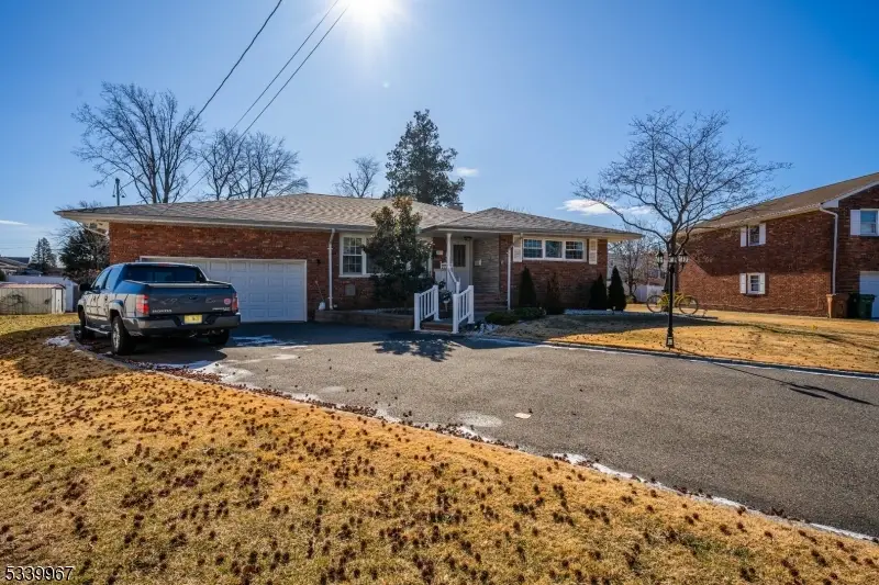 1015 Georgian Dr, Linden, NJ 07065 - #1