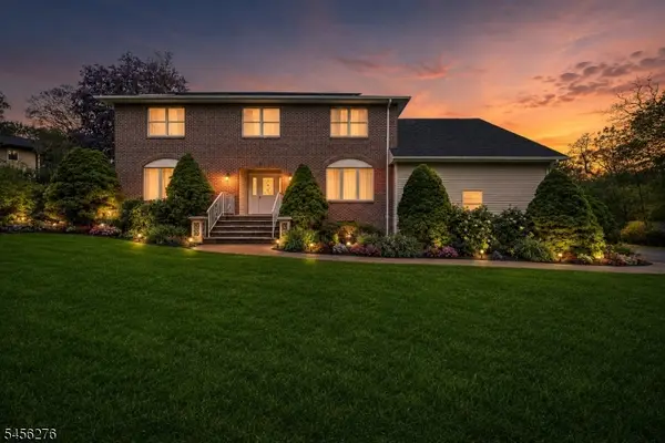 11 Ledgerock Ct, Parsippany-Troy Hills Twp., NJ 07950