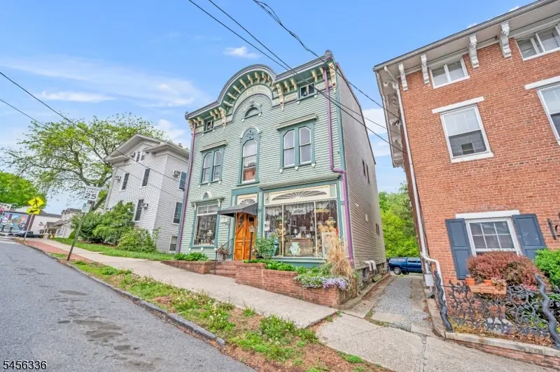 16 Greenwich St, Belvidere, NJ 07823 - #1