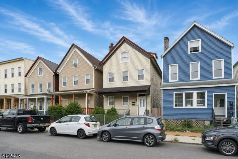 220 Inslee Pl, Elizabethport, NJ 07206 - #3