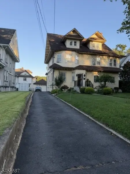 1007 W 8th St, Plainfield City, NJ 07063